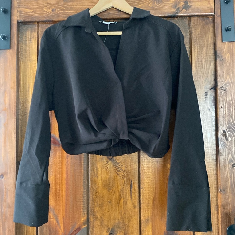 Women’s Cropped Black Top